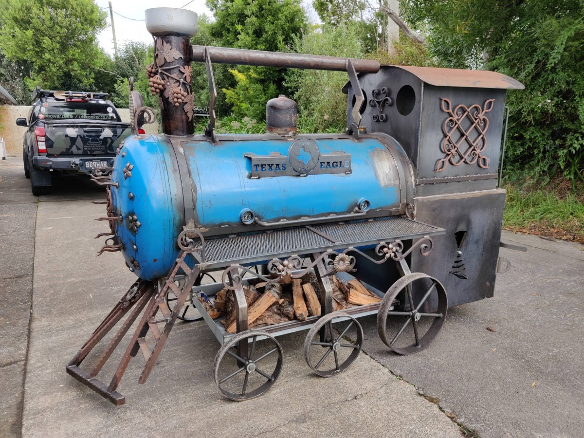 BBQ War Custom Smoker Train